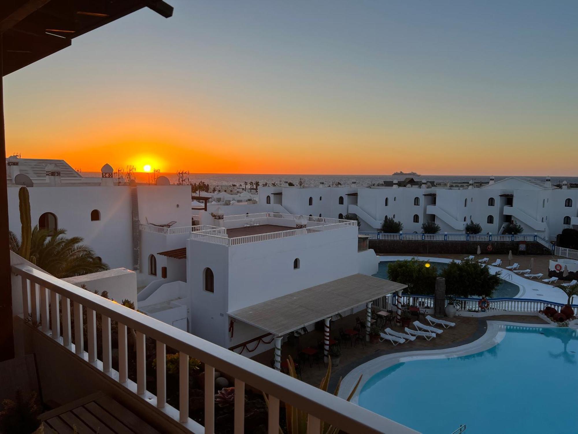 Ferienwohnung New Pools Wonderful Views Ac Costa Teguise Exterior foto